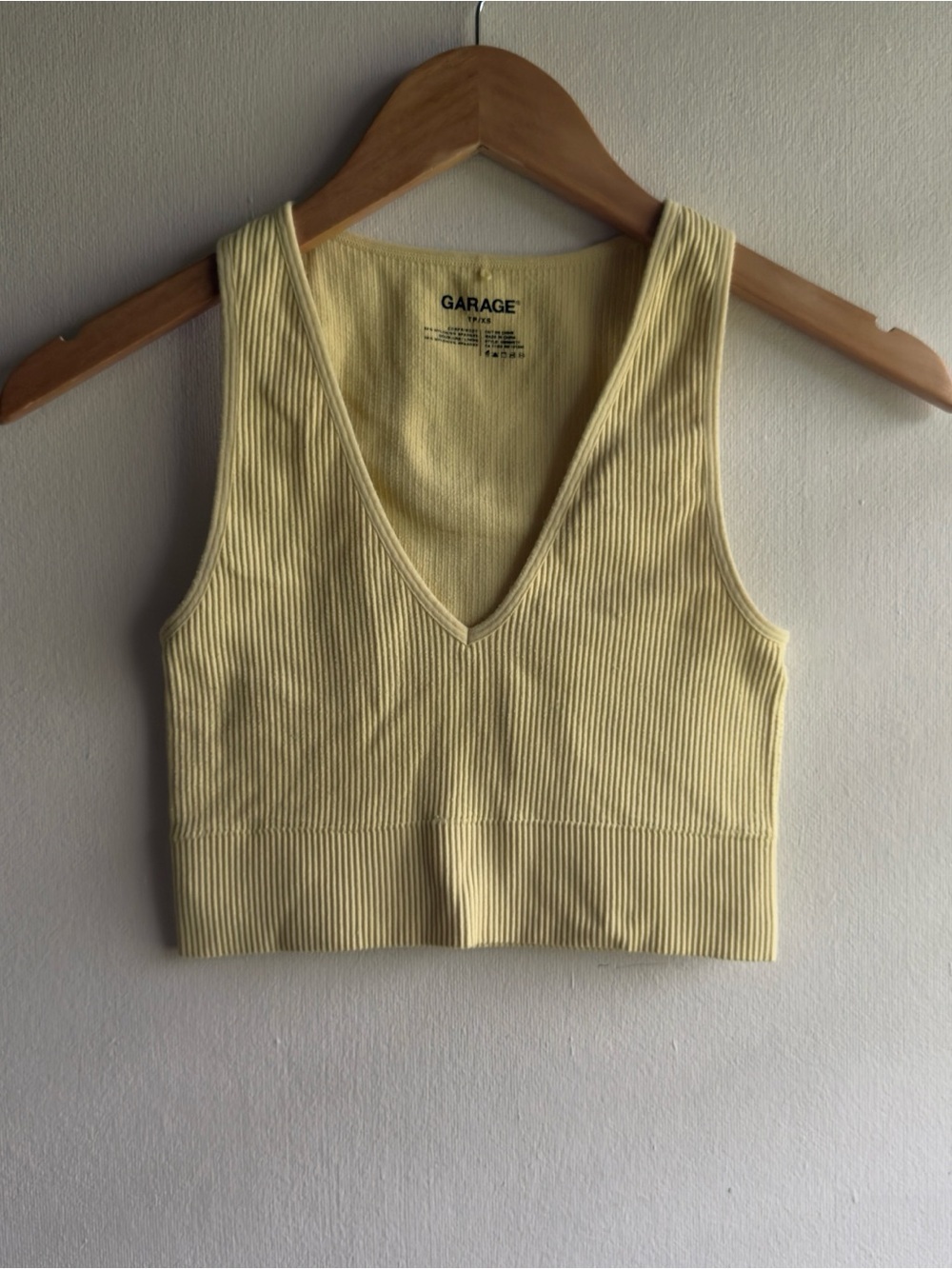 Garage Seamless Ribbed V-Neck Cropped Tank Top Yellow XS